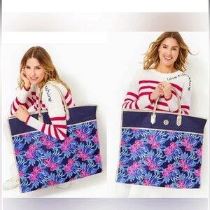 NWT beautiful Garment Bag Low Tidy Navy in Its Ofishell  pattern